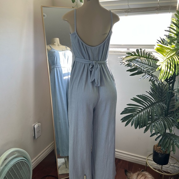 Baby blue flowy jumpsuit - Picture 2 of 2